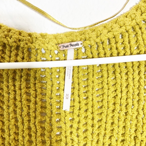 Free People🔥SALE🔥yellow oversized sweater medium oversized - Picture 3 of 5